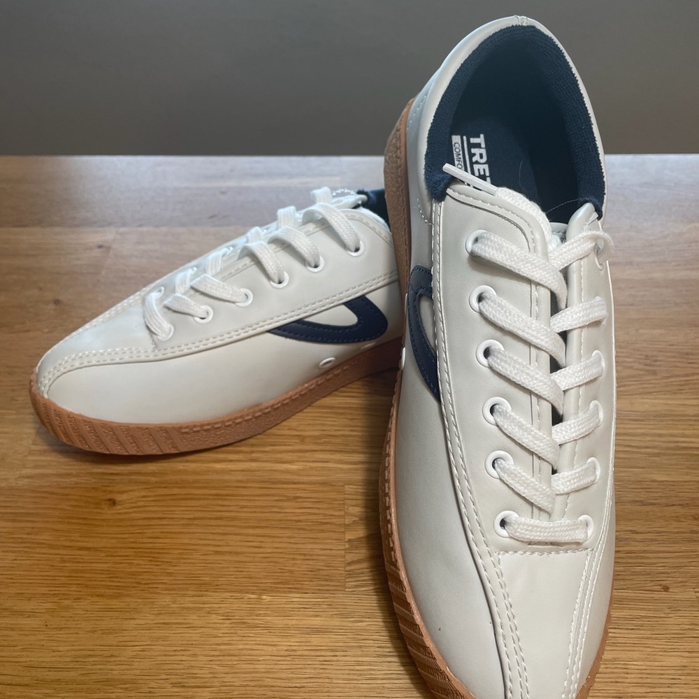Tretorn Women’s White and Tan Sneakers